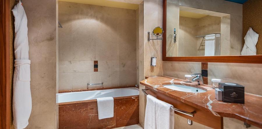 Lopesan-Costa-Meloneras-Standard-Room-Bathroom